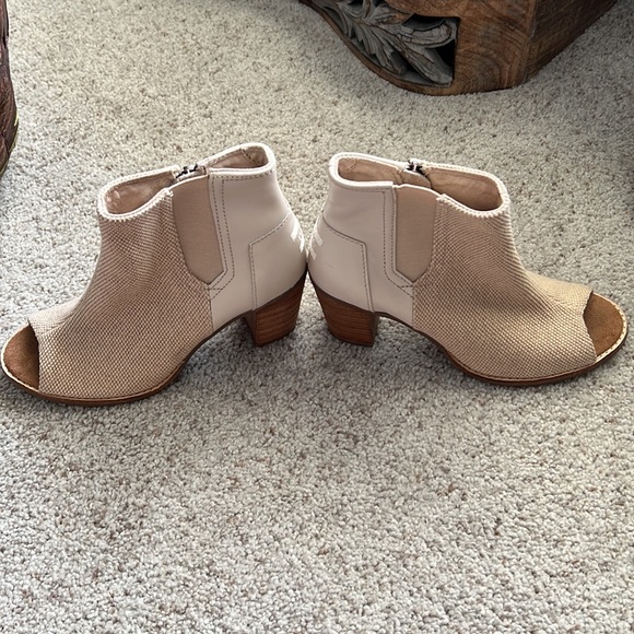 Tom’s canvas booties sz 7.5 - Picture 6 of 9